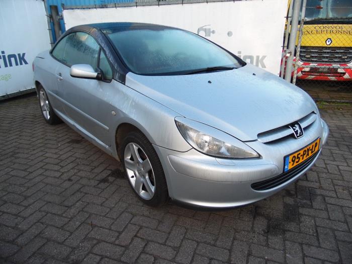Peugeot 307 CC 2.0 16V Schadevoertuig (2005, Grijs)