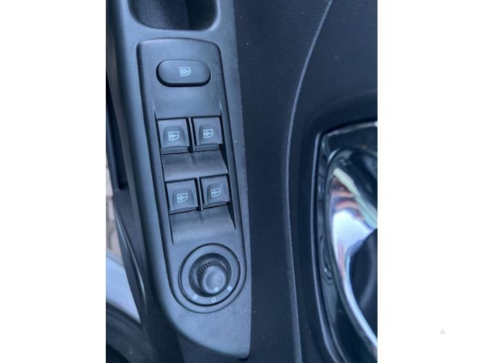 Renault Captur 0.9 Energy TCE 12V Sloopvoertuig (2016, Grijs)