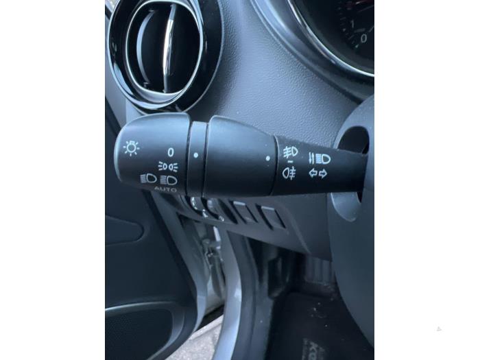 Renault Captur 0.9 Energy TCE 12V Sloopvoertuig (2016, Grijs)