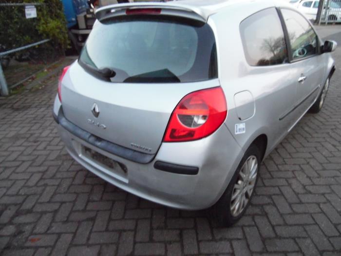 Renault Clio III 1.6 16V Sloopvoertuig (2006, Grijs)