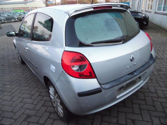 Renault Clio III 1.6 16V Sloopvoertuig (2006, Grijs)