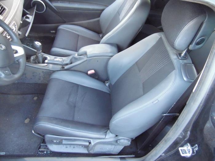 Renault Megane III Coupe 1.4 16V TCe 130 Sloopvoertuig (2010, Zwart)