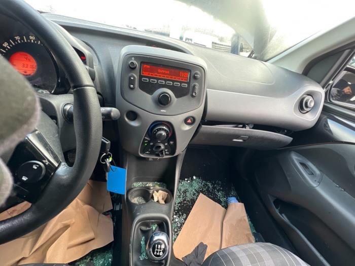 Peugeot 108 1.0 12V VVT-i Sloopvoertuig (2020, Zwart)