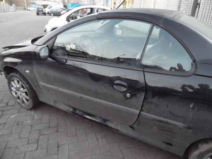 Peugeot 206 CC 2.0 16V Sloopvoertuig (2002, Zwart)