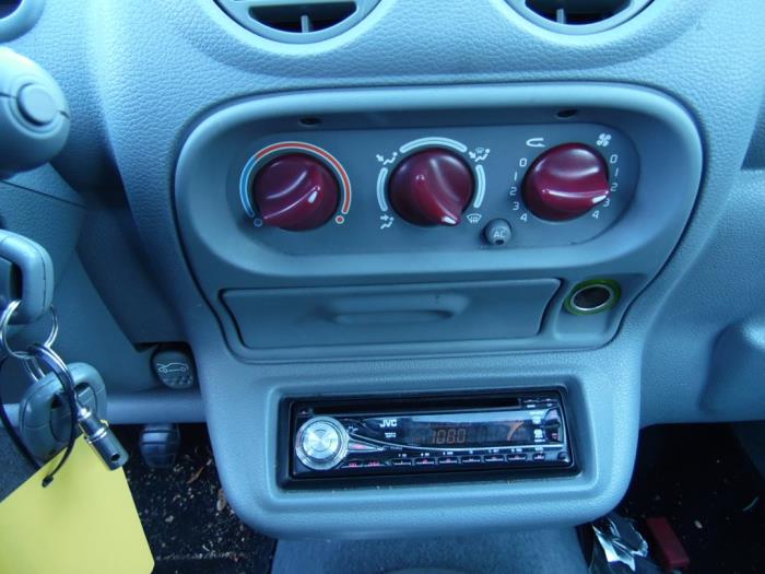 Renault Twingo 1.2 16V Sloopvoertuig (2004, Grijs)