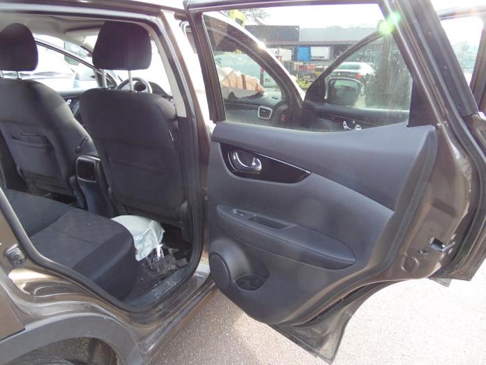 Nissan Qashqai 1.2 DIG-T 16V Sloopvoertuig (2014, Bruin)