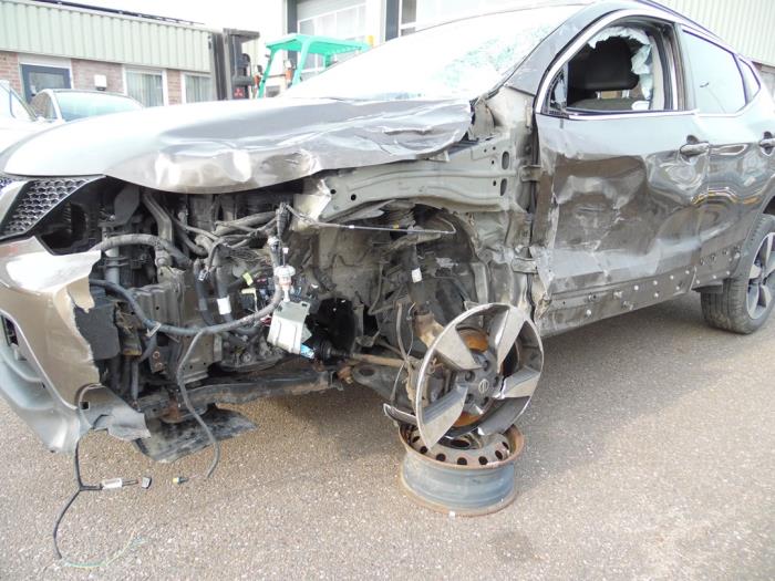 Nissan Qashqai 1.2 DIG-T 16V Sloopvoertuig (2014, Bruin)