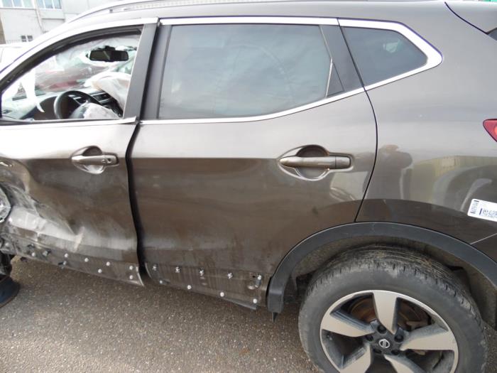 Nissan Qashqai 1.2 DIG-T 16V Sloopvoertuig (2014, Bruin)