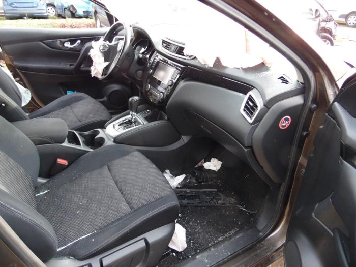 Nissan Qashqai 1.2 DIG-T 16V Sloopvoertuig (2014, Bruin)