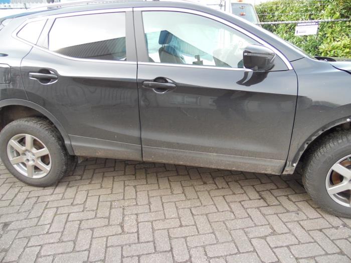 Nissan Qashqai 1.2 DIG-T 16V Sloopvoertuig (2017, Zwart)