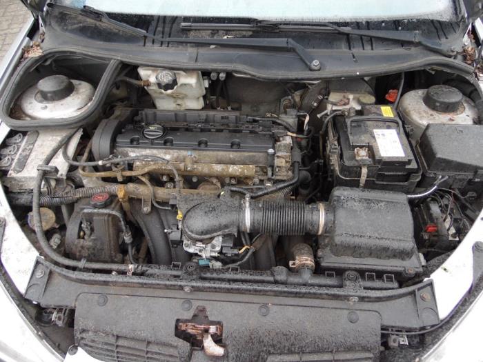 Peugeot 206 CC 2.0 16V Sloopvoertuig (2000, Metallic, Zilvergrijs)