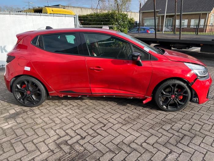 Renault Clio IV 1.6 Turbo 16V RS 200 EDC Sloopvoertuig (2015, Rood)