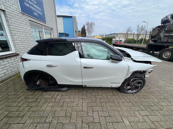 DS Automobiles DS 3/Crossback 1.2 12V PureTech 130 Sloopvoertuig (2020, Wit, Zwart)