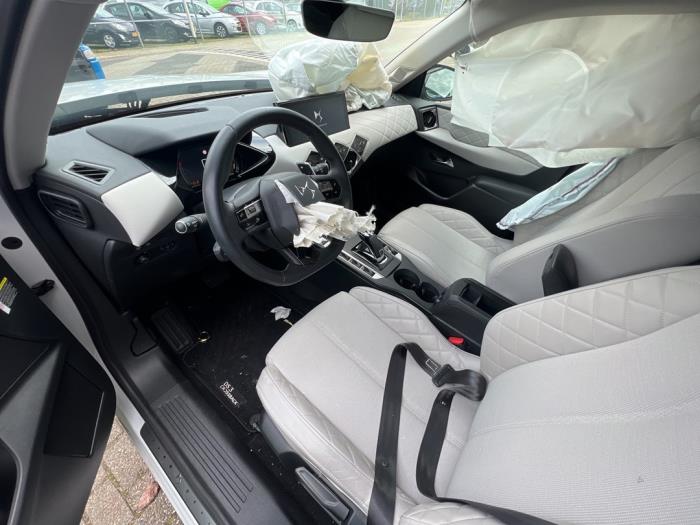 DS Automobiles DS 3/Crossback 1.2 12V PureTech 130 Sloopvoertuig (2020, Wit, Zwart)