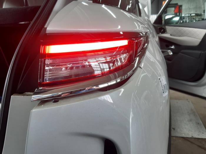 DS Automobiles DS 3/Crossback 1.2 12V PureTech 130 Sloopvoertuig (2020, Wit, Zwart)