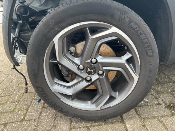 DS Automobiles DS 3/Crossback 1.2 12V PureTech 130 Sloopvoertuig (2020, Wit, Zwart)