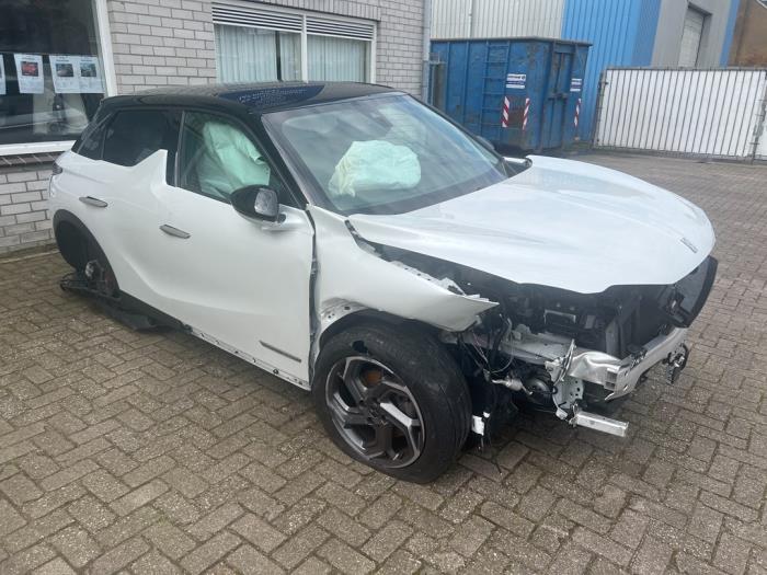 DS Automobiles DS 3/Crossback 1.2 12V PureTech 130 Sloopvoertuig (2020, Wit, Zwart)