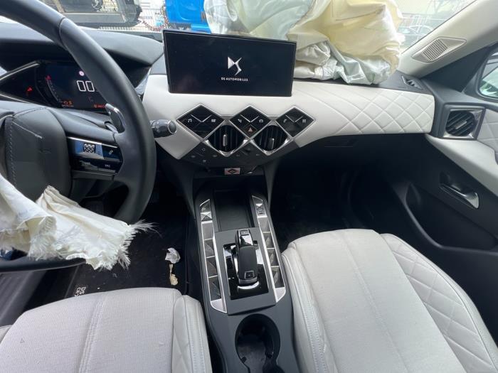 DS Automobiles DS 3/Crossback 1.2 12V PureTech 130 Sloopvoertuig (2020, Wit, Zwart)