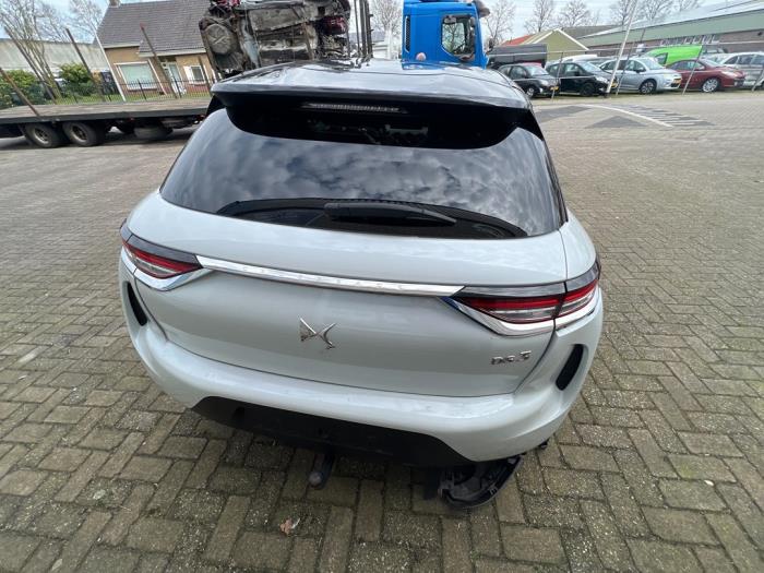 DS Automobiles DS 3/Crossback 1.2 12V PureTech 130 Sloopvoertuig (2020, Wit, Zwart)