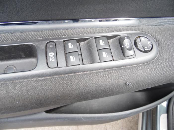 Peugeot 3008 I 1.6 VTI 16V Schadevoertuig (2010, Grijs)