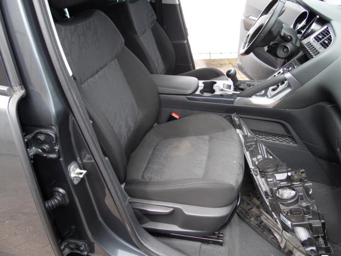 Peugeot 3008 I 1.6 VTI 16V Schadevoertuig (2010, Grijs)