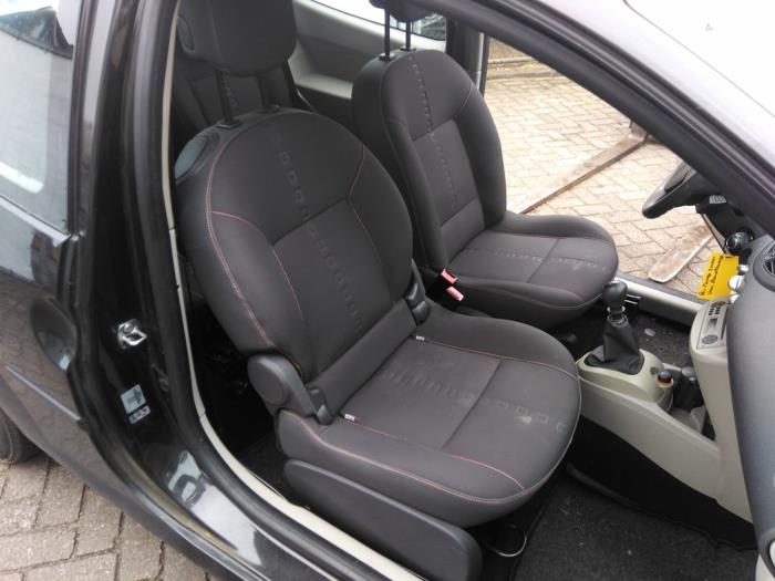 Renault Twingo II 1.2 16V Sloopvoertuig (2008, Zwart)