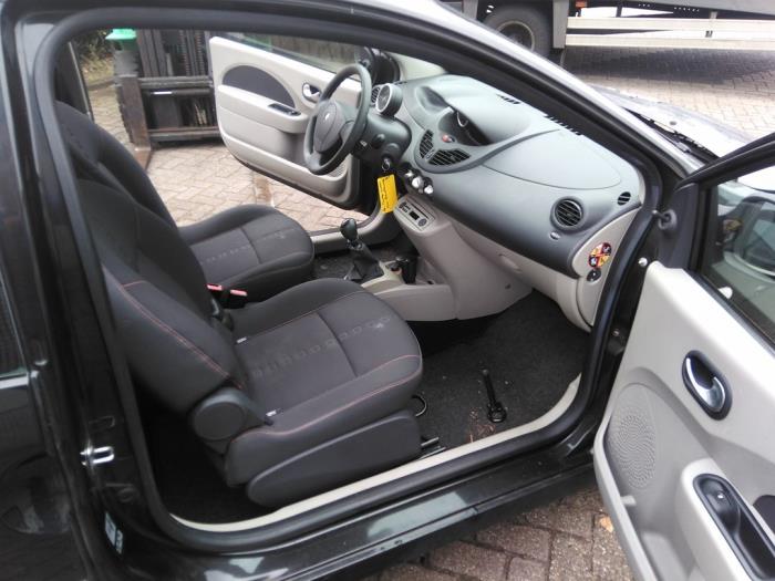 Renault Twingo II 1.2 16V Sloopvoertuig (2008, Zwart)