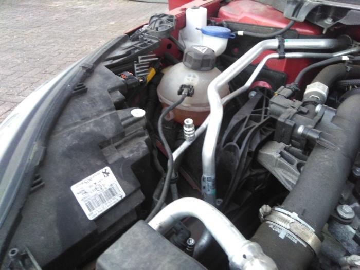 Peugeot 308 1.2 12V e-THP PureTech 110 Sloopvoertuig (2018, Rood)