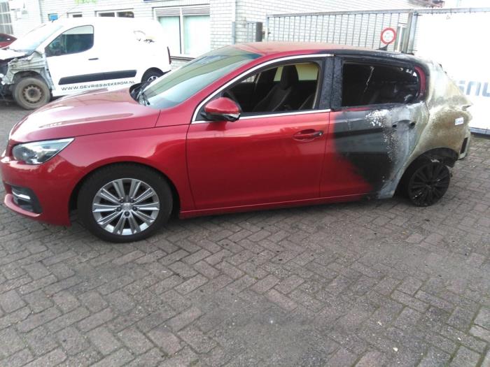 Peugeot 308 1.2 12V e-THP PureTech 110 Sloopvoertuig (2018, Rood)