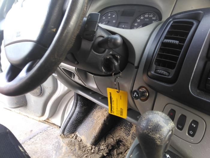 Renault Trafic New 2.5 dCi 16V 135 Sloopvoertuig (2006, Grijs)