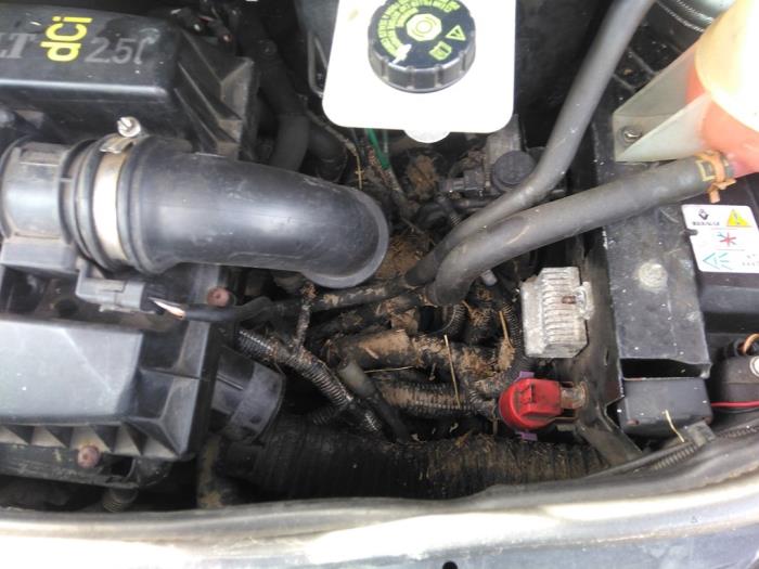 Renault Trafic New 2.5 dCi 16V 135 Sloopvoertuig (2006, Grijs)