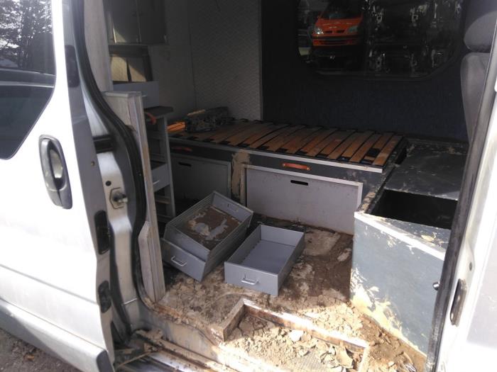 Renault Trafic New 2.5 dCi 16V 135 Sloopvoertuig (2006, Grijs)