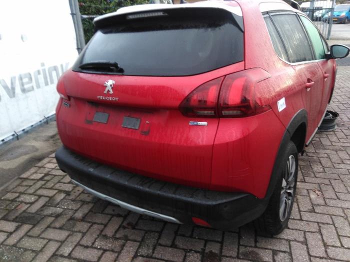 Peugeot 2008 1.2 12V e-THP PureTech 110 Sloopvoertuig (2017, Rood)
