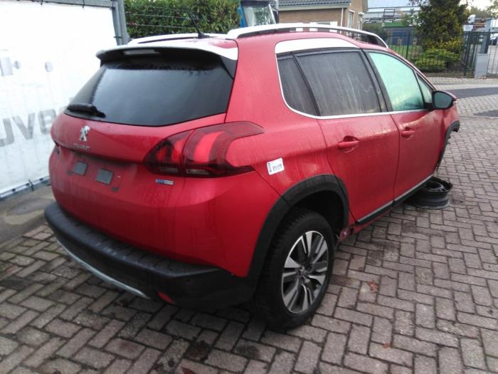 Peugeot 2008 1.2 12V e-THP PureTech 110 Sloopvoertuig (2017, Rood)