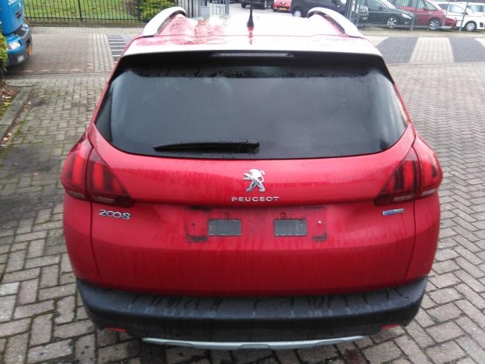 Peugeot 2008 1.2 12V e-THP PureTech 110 Sloopvoertuig (2017, Rood)
