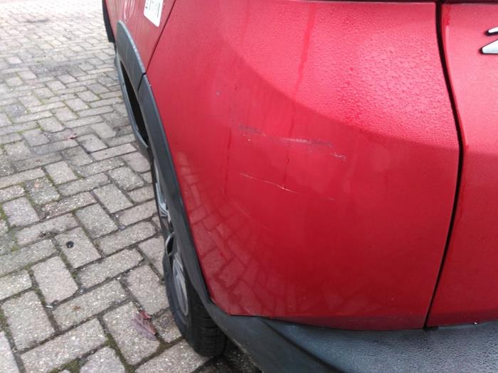 Peugeot 2008 1.2 12V e-THP PureTech 110 Sloopvoertuig (2017, Rood)