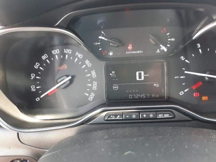 Citroen C3 1.2 12V e-THP PureTech 110 Sloopvoertuig (2021, Rood)