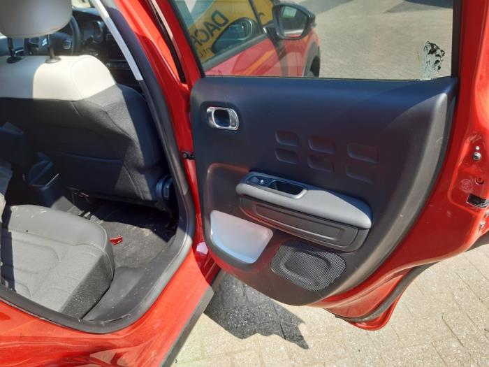 Citroen C3 1.2 12V e-THP PureTech 110 Sloopvoertuig (2021, Rood)