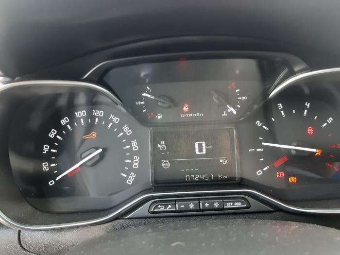 Citroen C3 1.2 12V e-THP PureTech 110 Sloopvoertuig (2021, Rood)