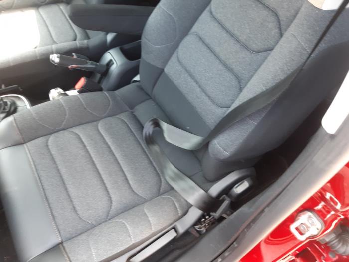 Citroen C3 1.2 12V e-THP PureTech 110 Sloopvoertuig (2021, Rood)