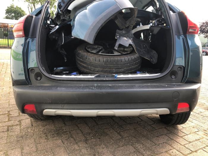 Peugeot 2008 1.2 12V e-THP PureTech 130 Sloopvoertuig (2018, Groen)