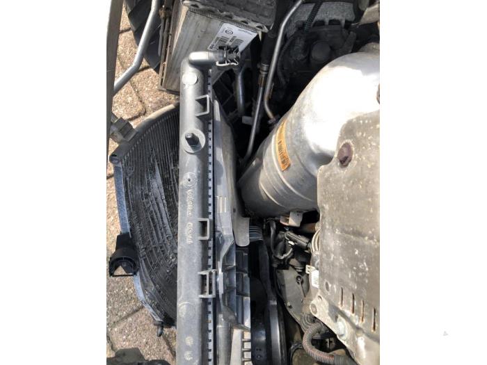 Peugeot 2008 1.2 12V e-THP PureTech 130 Sloopvoertuig (2018, Groen)