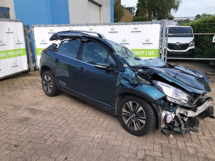 Peugeot 2008 1.2 12V e-THP PureTech 130 Sloopvoertuig (2018, Groen)
