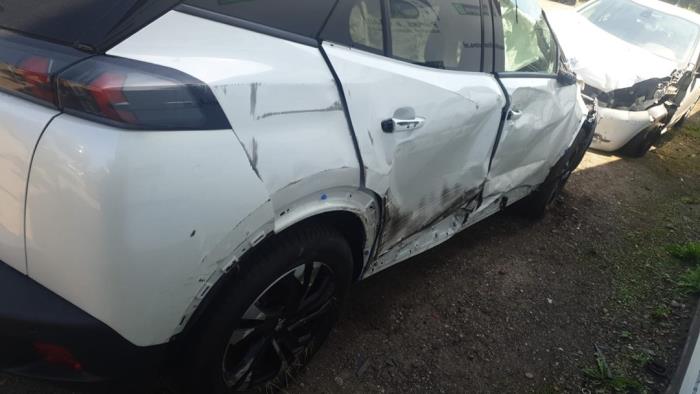 Peugeot 2008 1.2 VTi 12V PureTech 130 Sloopvoertuig (2022, Wit)