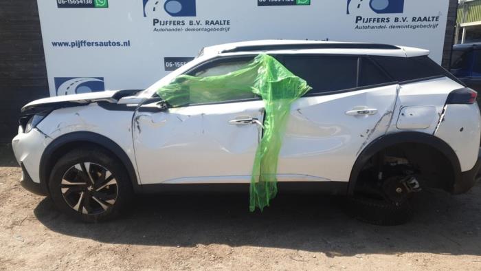 Peugeot 2008 1.2 VTi 12V PureTech 130 Sloopvoertuig (2022, Wit)