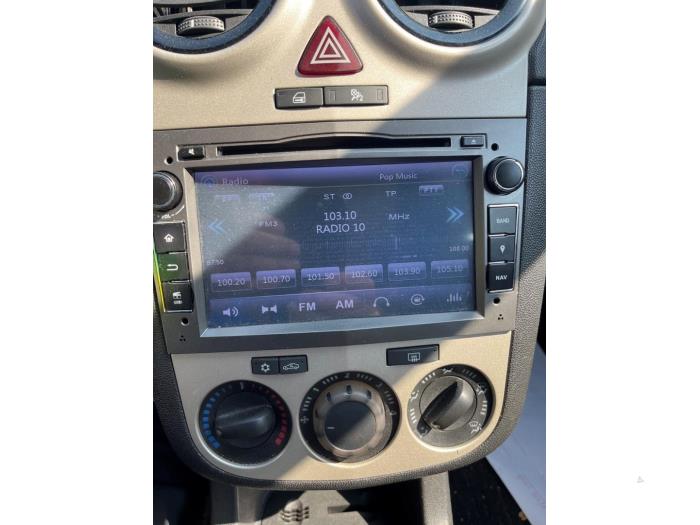 Opel Corsa D 1.2 16V Schadevoertuig (2007, Zwart)