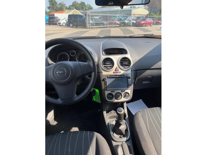 Opel Corsa D 1.2 16V Schadevoertuig (2007, Zwart)