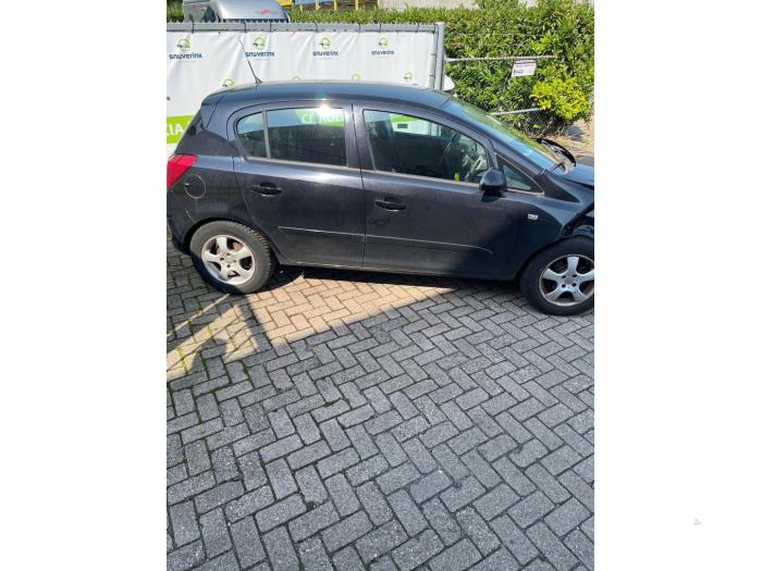 Opel Corsa D 1.2 16V Schadevoertuig (2007, Zwart)