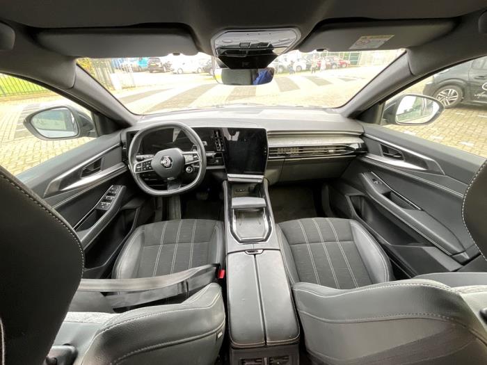 Renault Austral 1.2 E-Tech Full Hybrid 200 Sloopvoertuig (2023, Grijs)