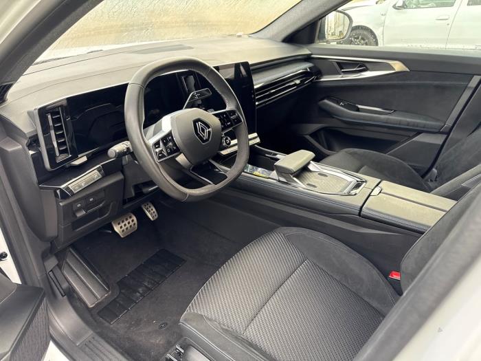 Renault Austral 1.2 E-Tech Hybrid 200 Sloopvoertuig (2023, Wit)